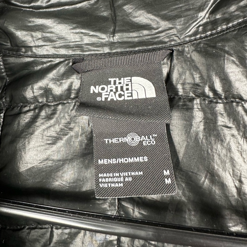 The North Face Men’s ThermoBall Vest 2.0 Puffer Jacket in Black Size Medium - Picture 6 of 10